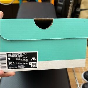Nike SB Heritage 
Summit white/ Lucky Green/ White